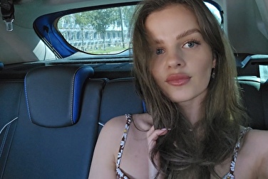 По дороге на работу кончаю в такси — зато не ебу подопечным мозги