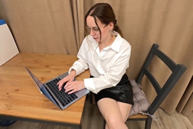 Я тут работаю, а ты трахаться лезешь — ок, но я тоже хочу оргазм