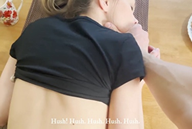 Хочу тебе отсосать, братик, но только тихо, а то папа спит